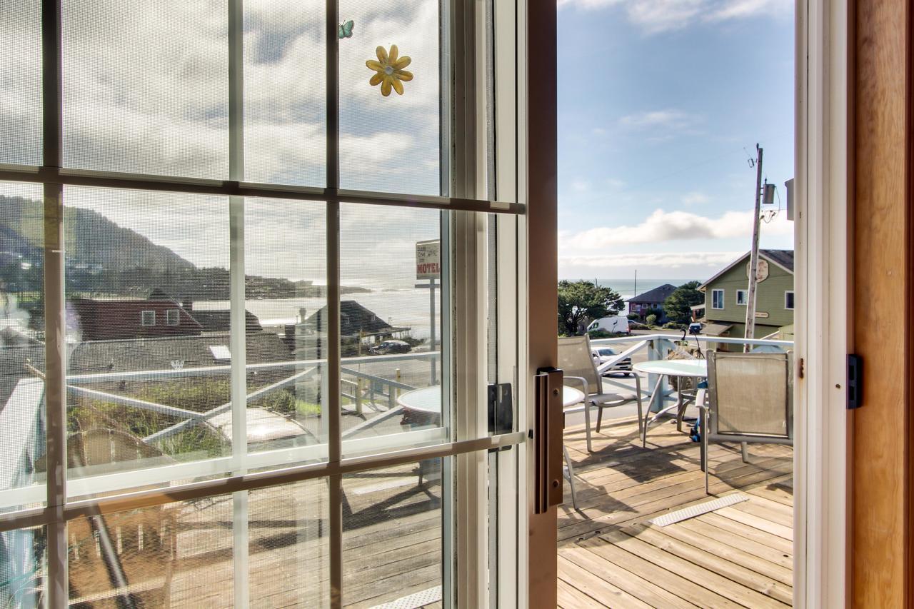 Ocean Cove Inn Yachats Exterior photo